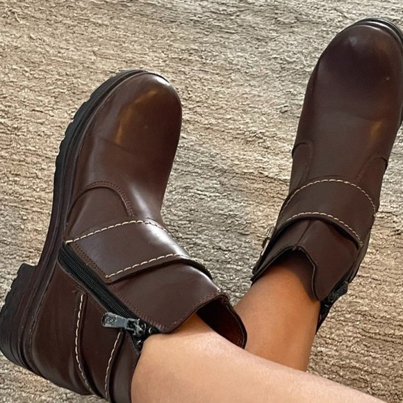 Vintage Artificial Leather Ankle Boots - Picture 3 of 10